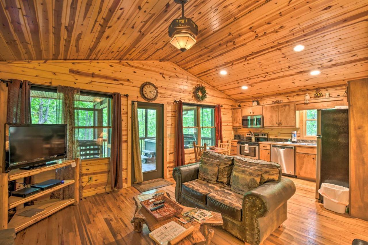 The Honeybee Cabin With Private Porch And Hot Tub Clarkesville 외부 사진